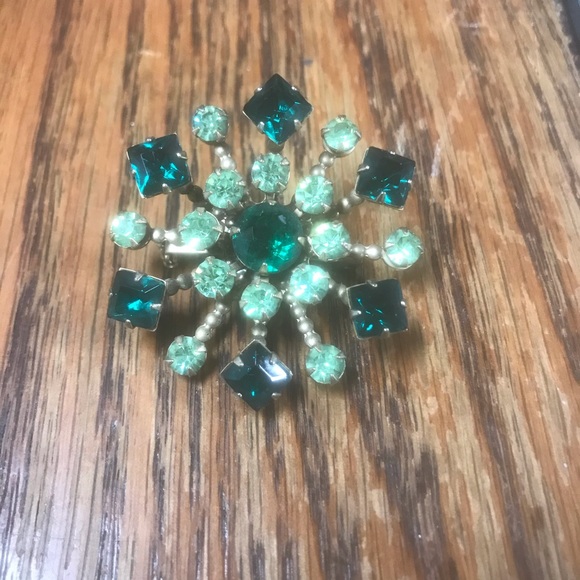 Jewelry - Vintage Two-Tone Green Rhinestone Brooch Lapel Pin